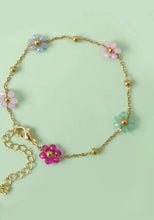 Load image into Gallery viewer, Summer Multi-beaded Flower Set.
